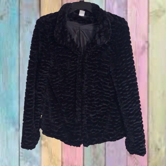 Body Central Jackets & Blazers - Body Central Black Faux Fur Lightweight Lined Jacket Coat